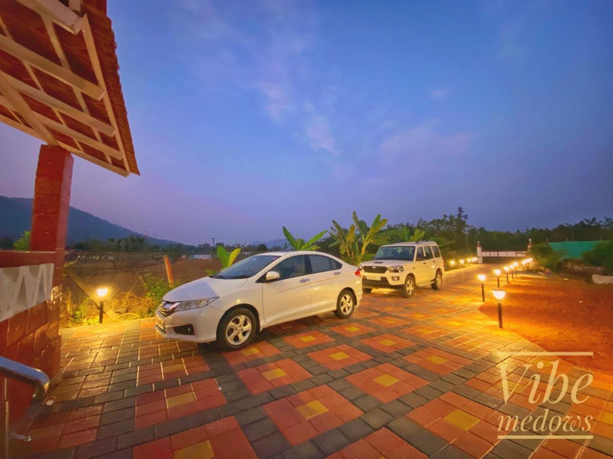 Vibe Meadows Villa With Private Swimming Pool Near Kashid Beach Exterior foto