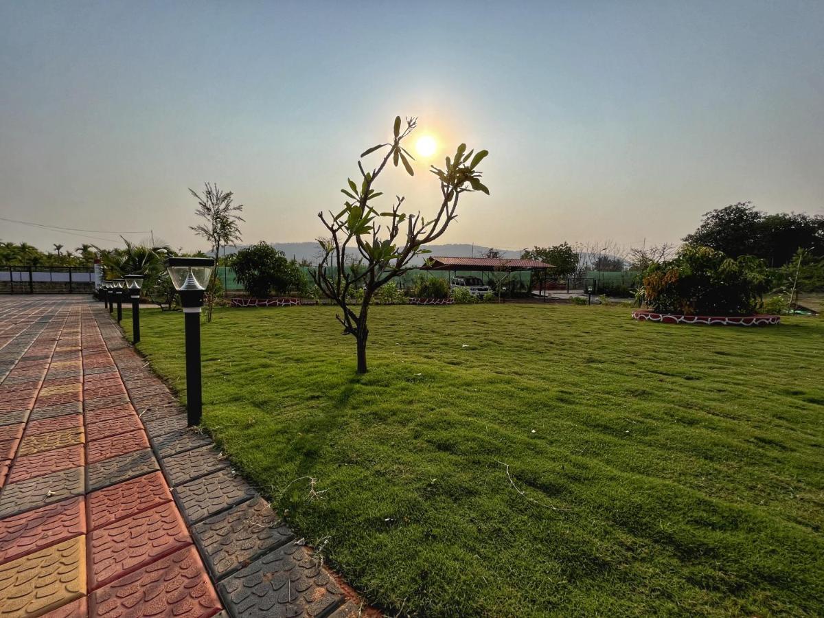 Vibe Meadows Villa With Private Swimming Pool Near Kashid Beach Exterior foto